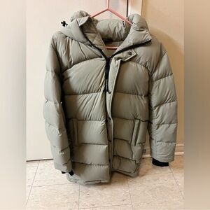 Aritzia Superpuff Mid